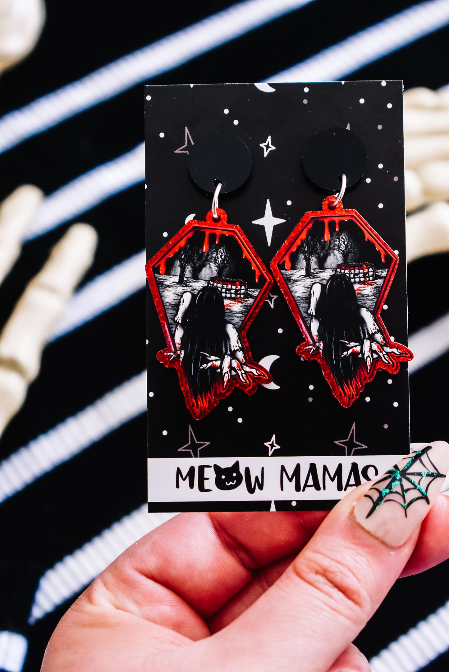 The ring Acrylic earrings