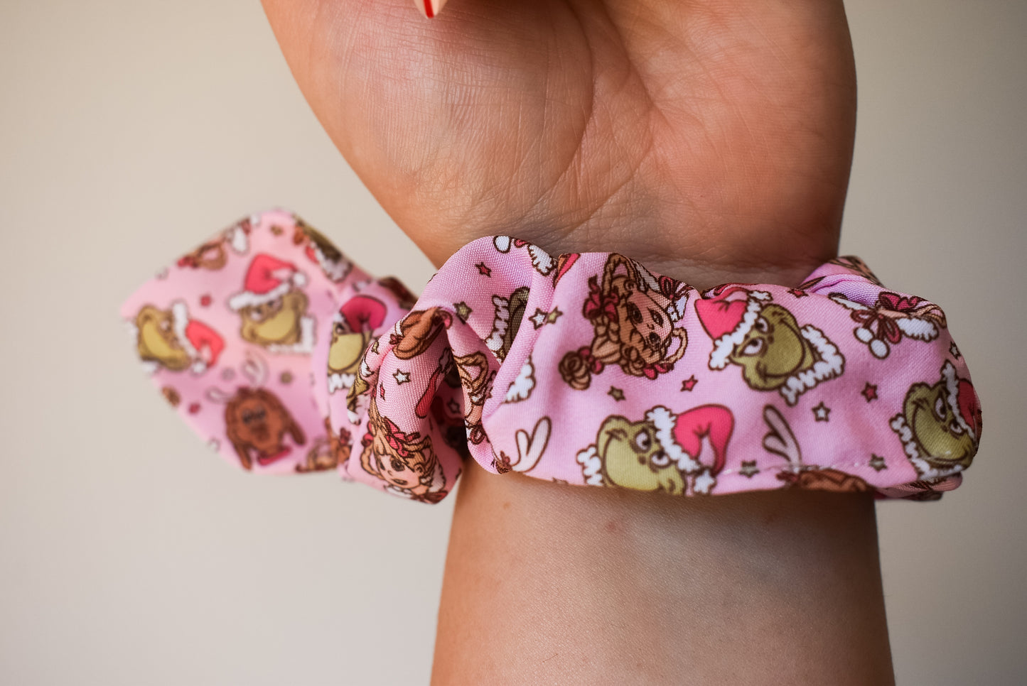 Whoeville twist scrunchie