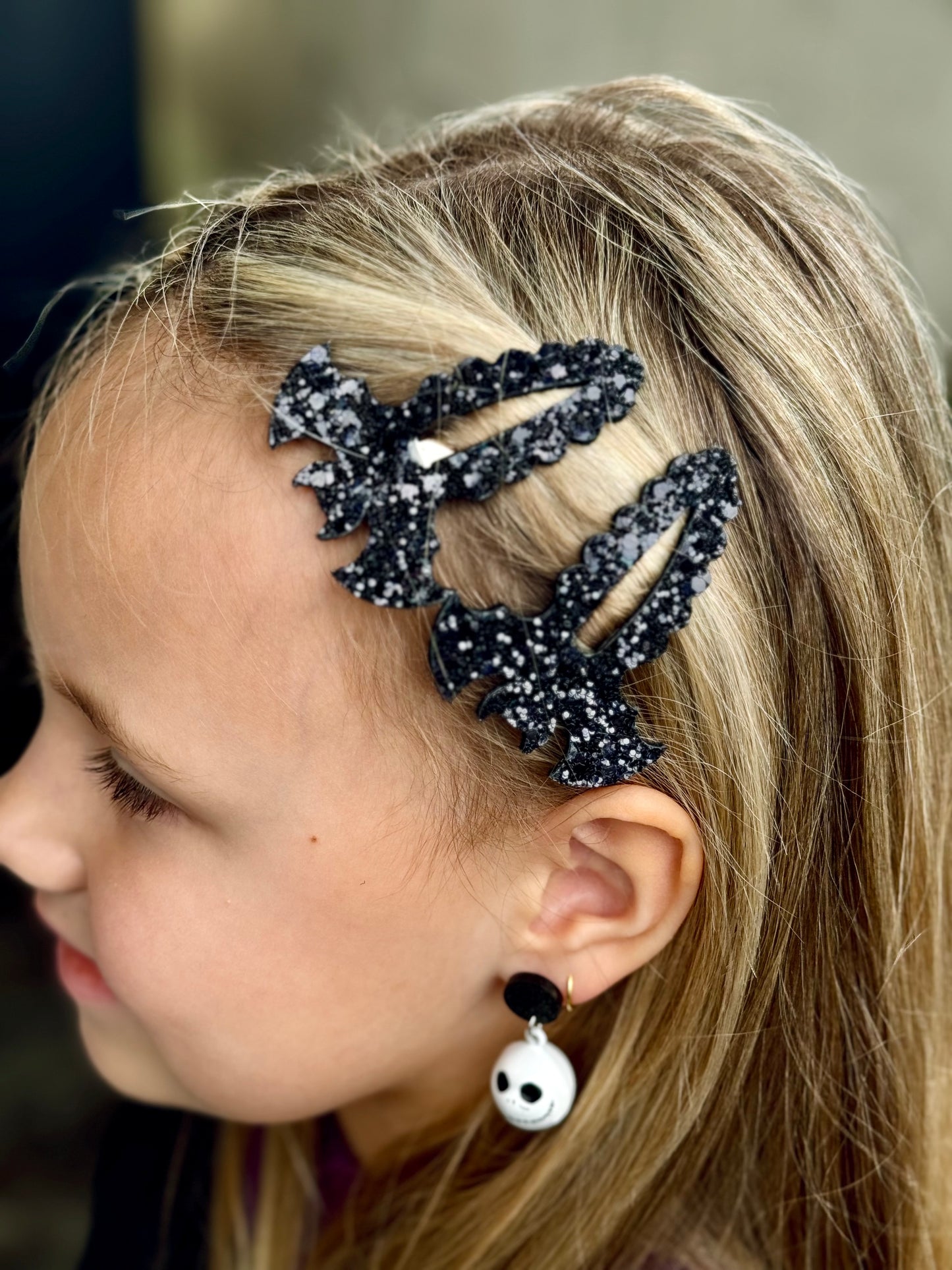 Black bat clip set
