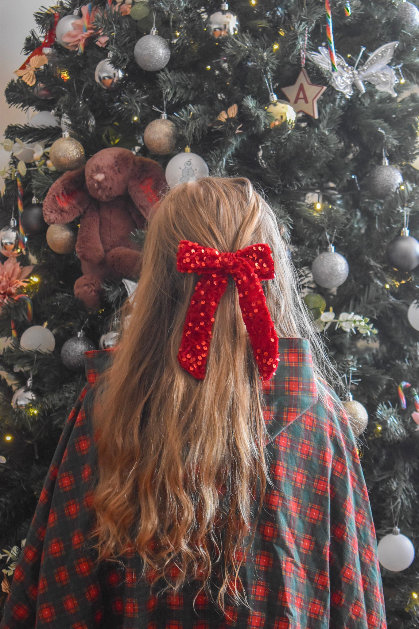 Sequin hand tied bow in colour Mariah