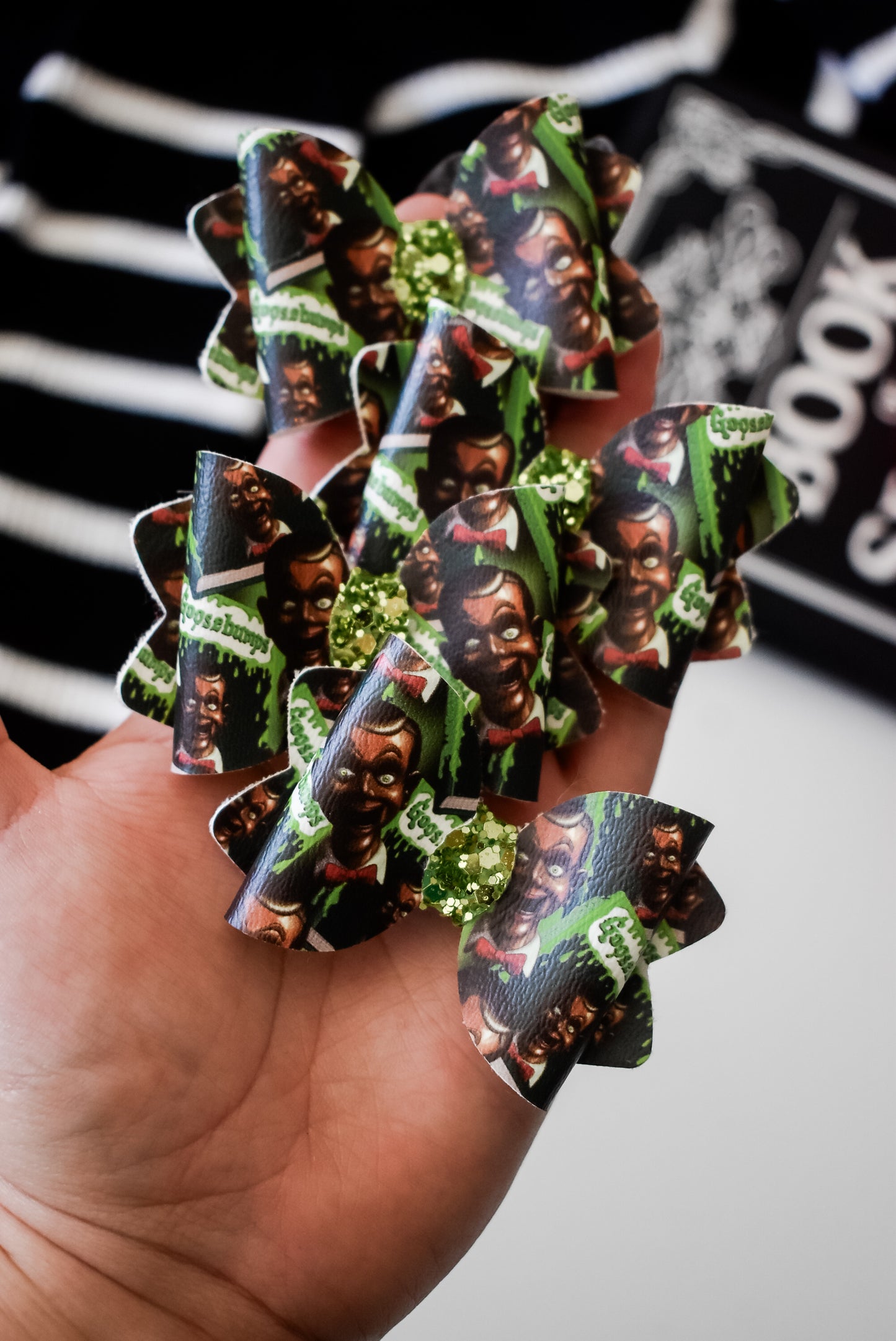 Slappy  petite singular bow