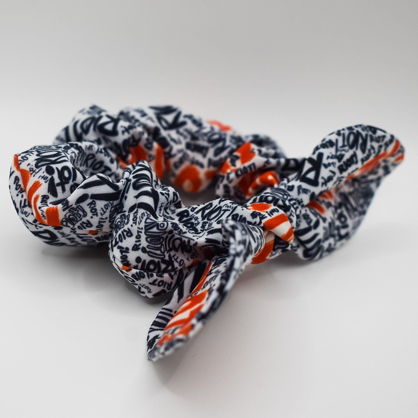 Paramore small twist scrunchie