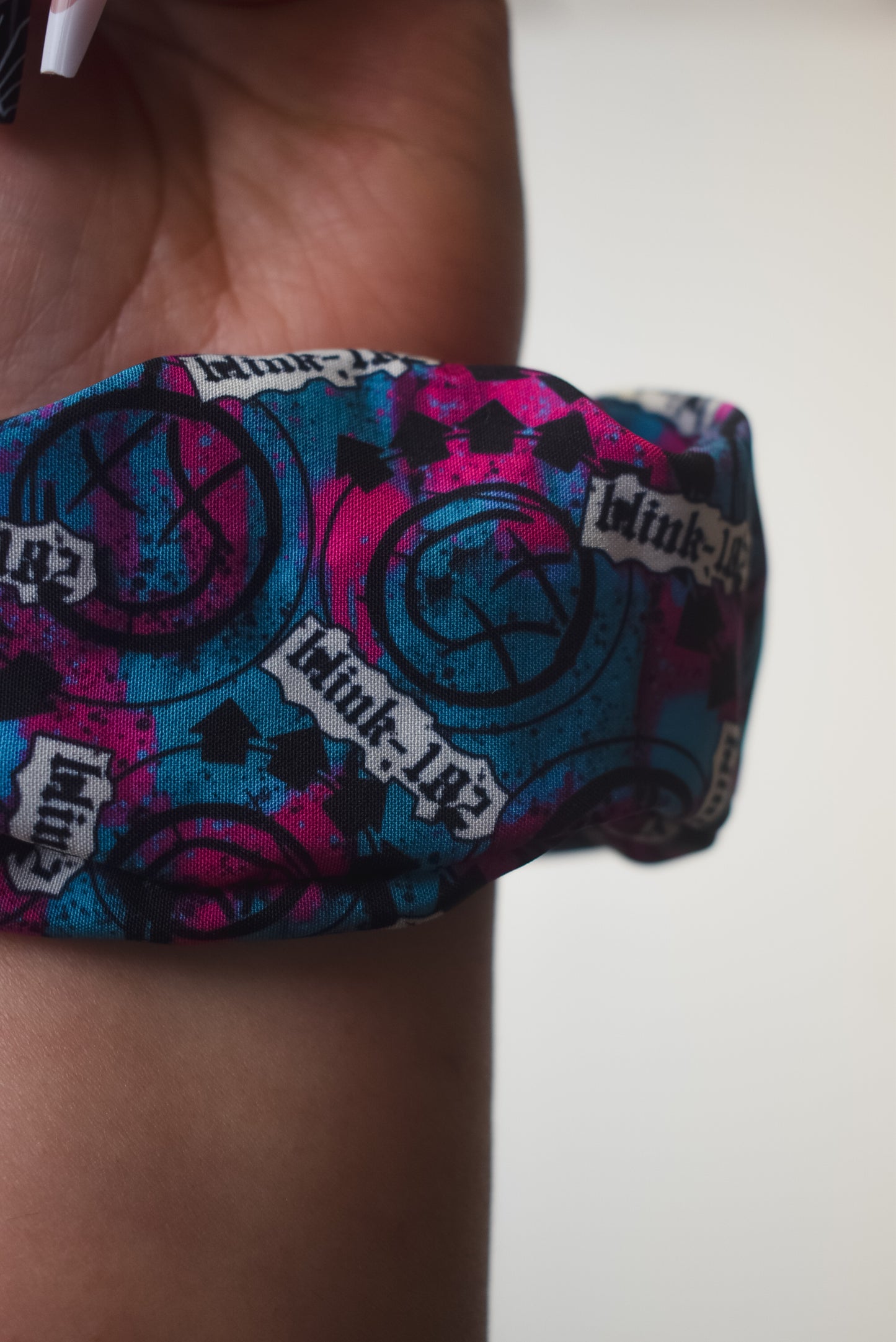 Blink scrunchie