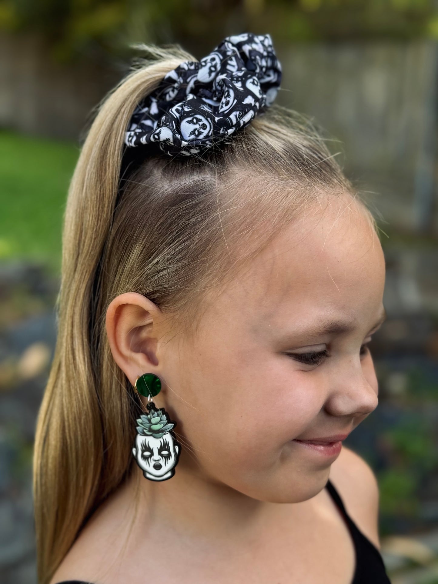 Haunted doll parts scrunchie