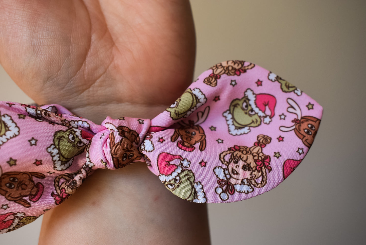 Whoeville twist scrunchie