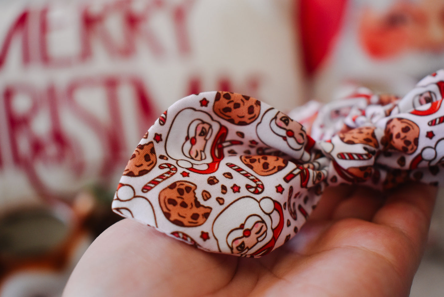 Santa mug twist scrunchie