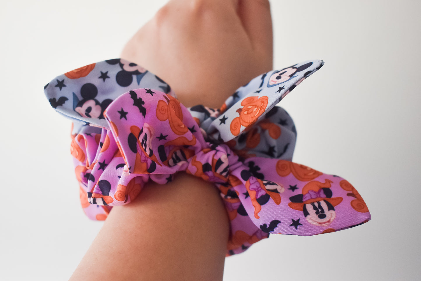 Muted mickey small twist scrunchie