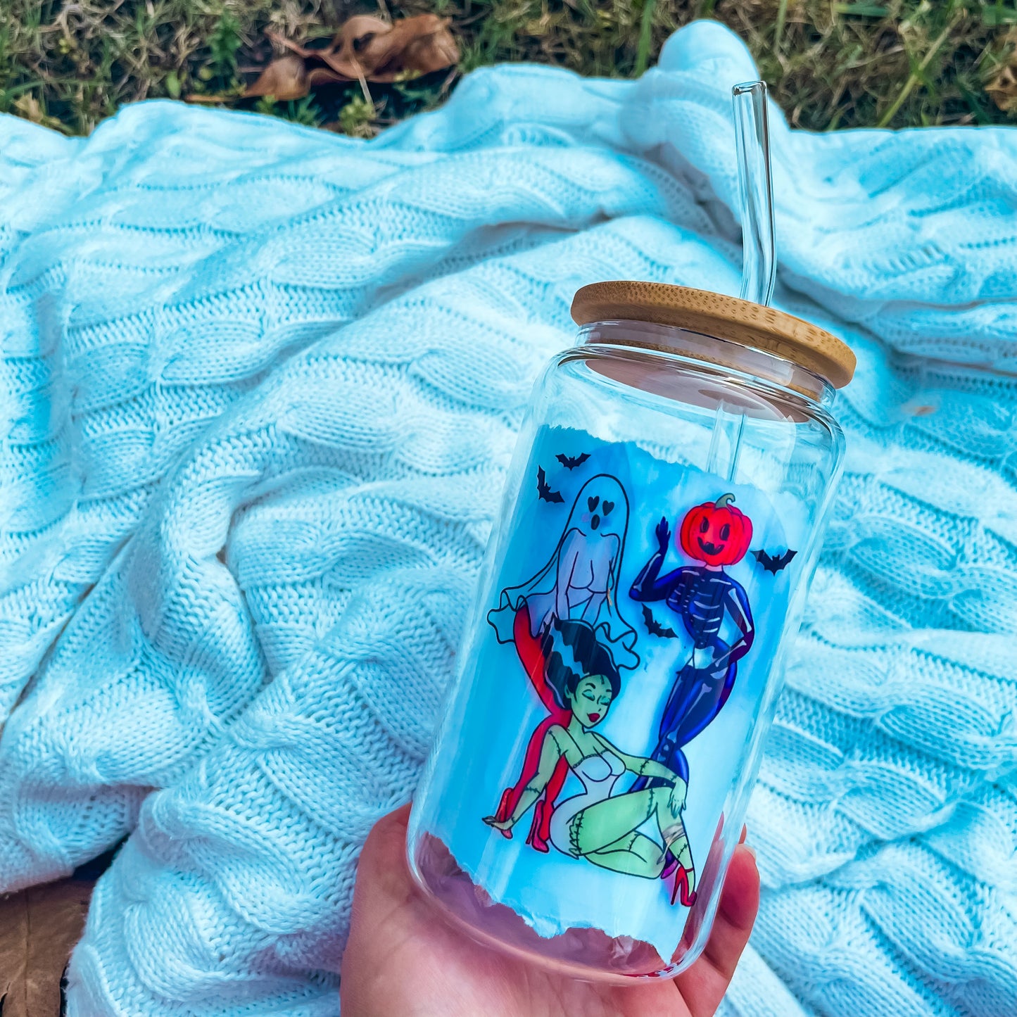 Spooky pinups cup
