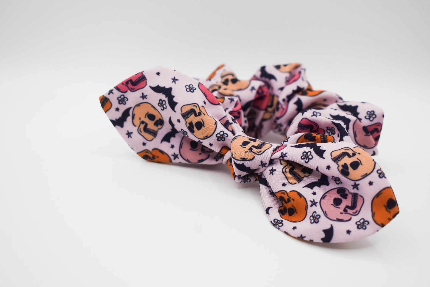 Skulls and bats small twist scrunchie