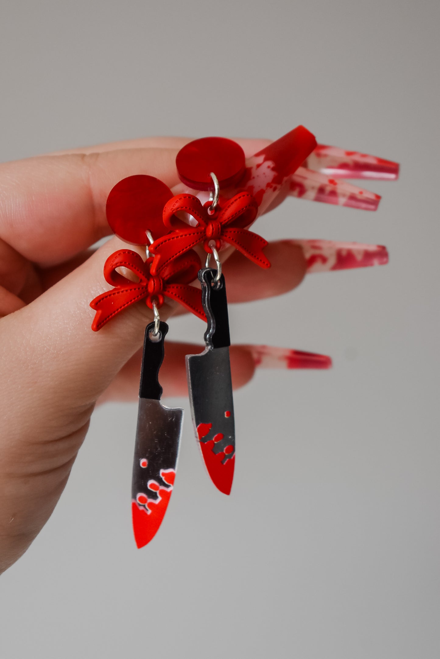 Final girl knife  earrings