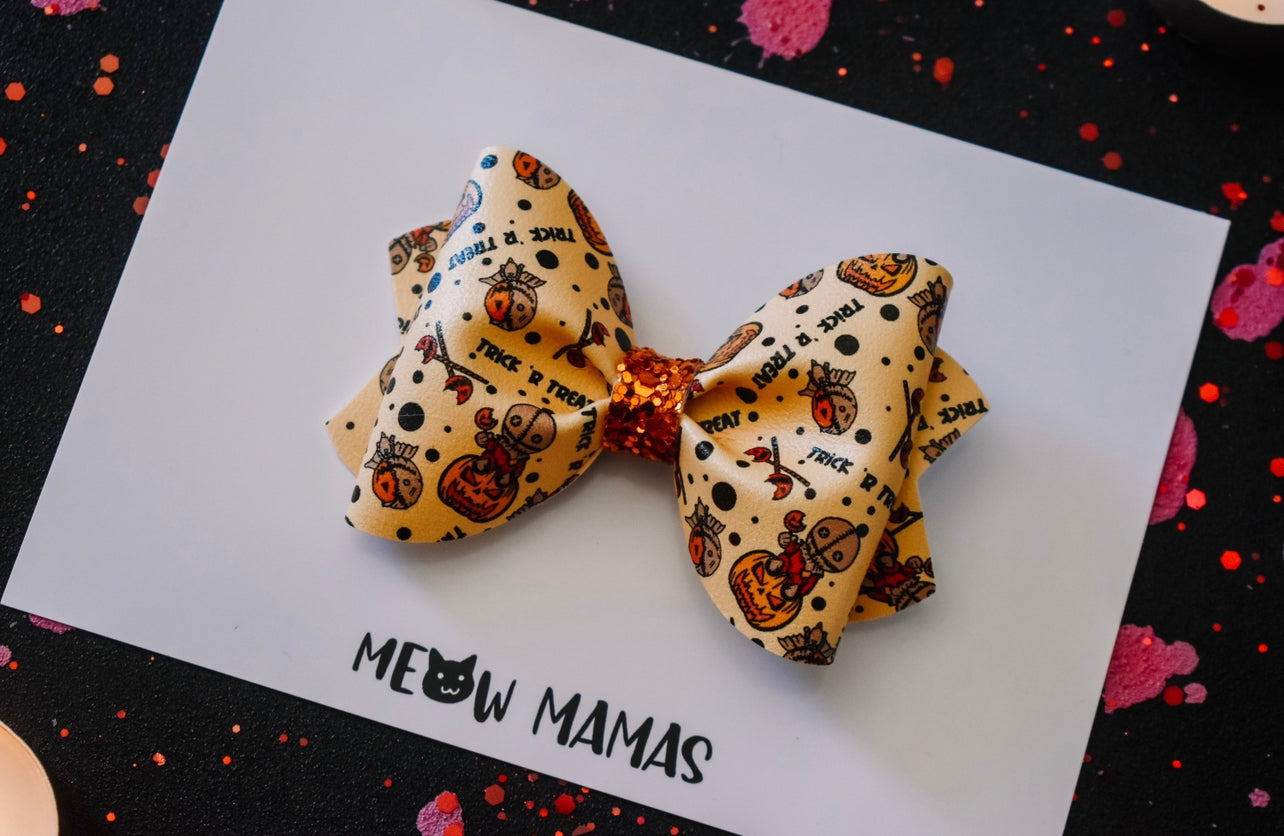 Trick R treat pinch bow