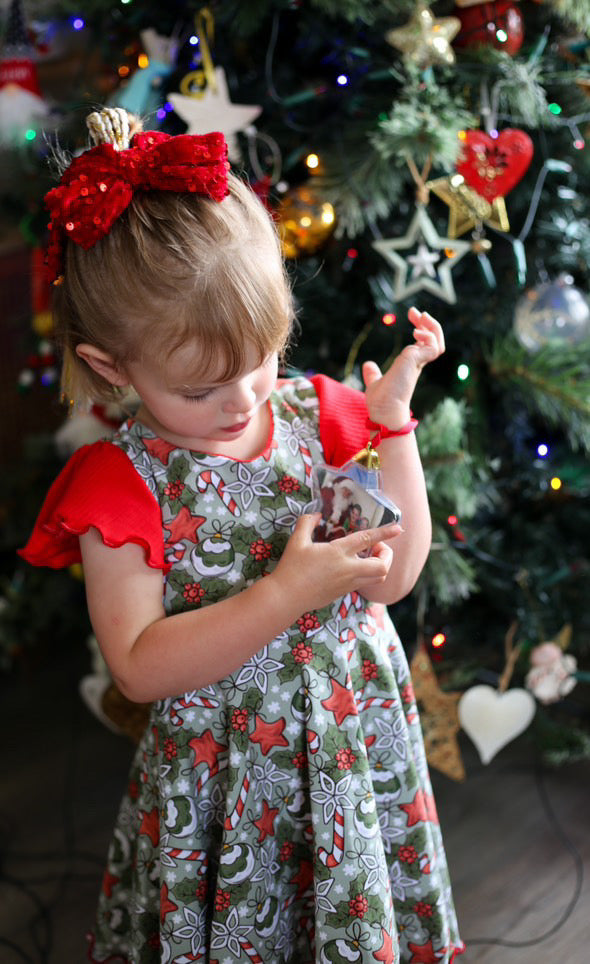 Sequin hand tied bow in colour Mariah