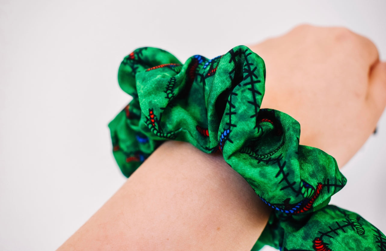 Boogie man small twist scrunchie