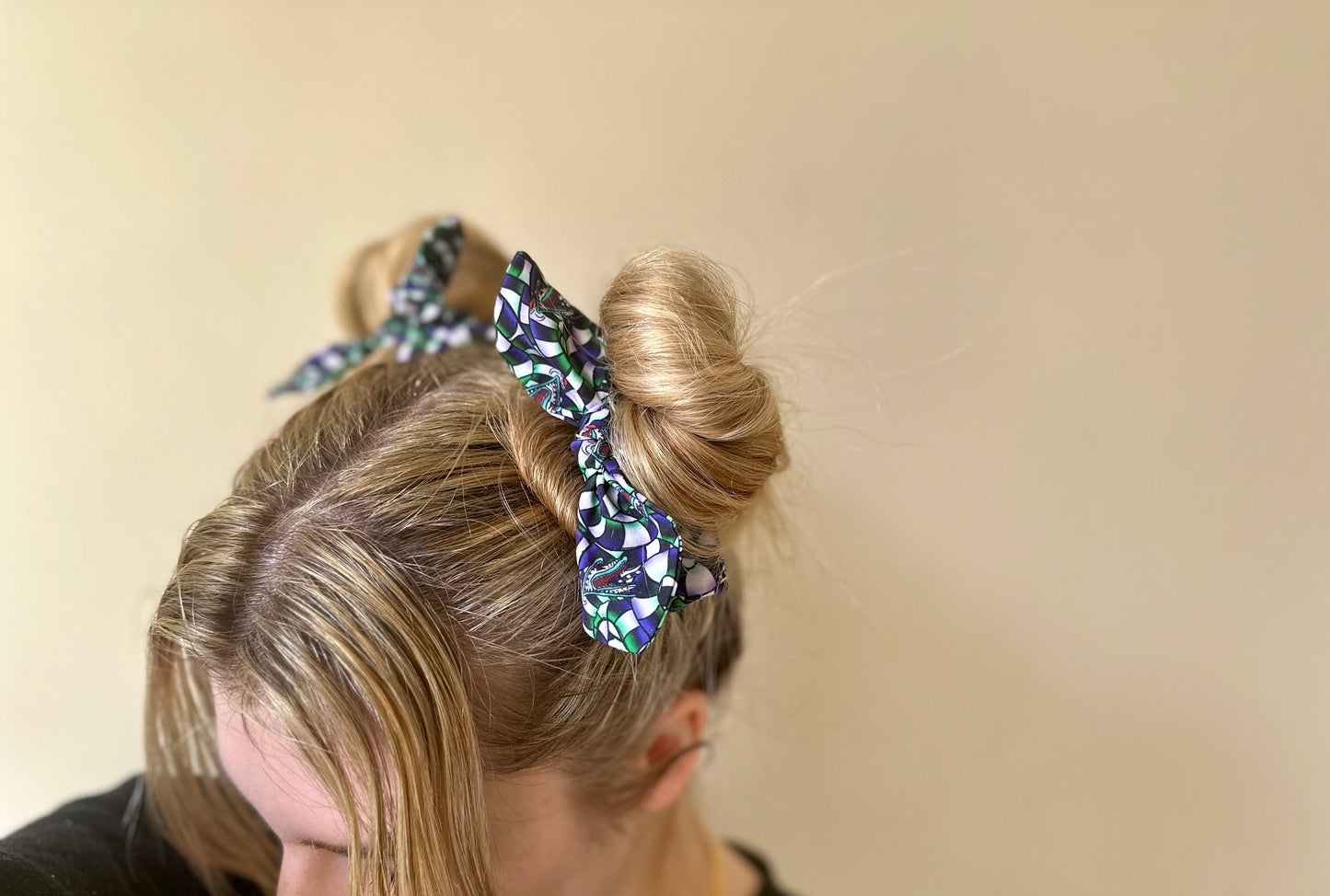 Sandworm small twist scrunchie
