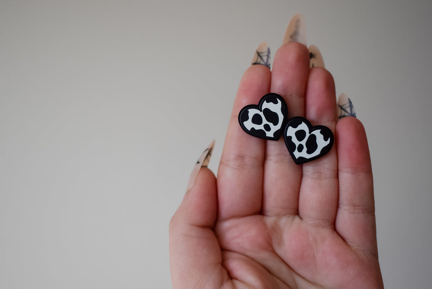 Cow hearts stud acrylic earrings