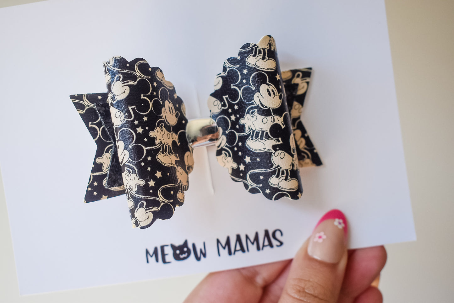 Vintage mouse black scallop bow