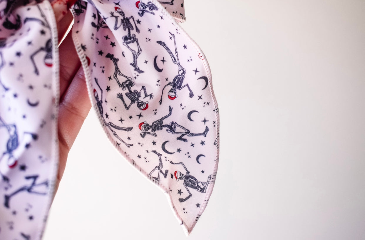 Dead inside but is christmas 5 inch hand tied sailor bowt