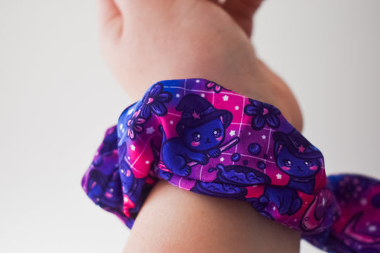 Halloween cats small twist scrunchie