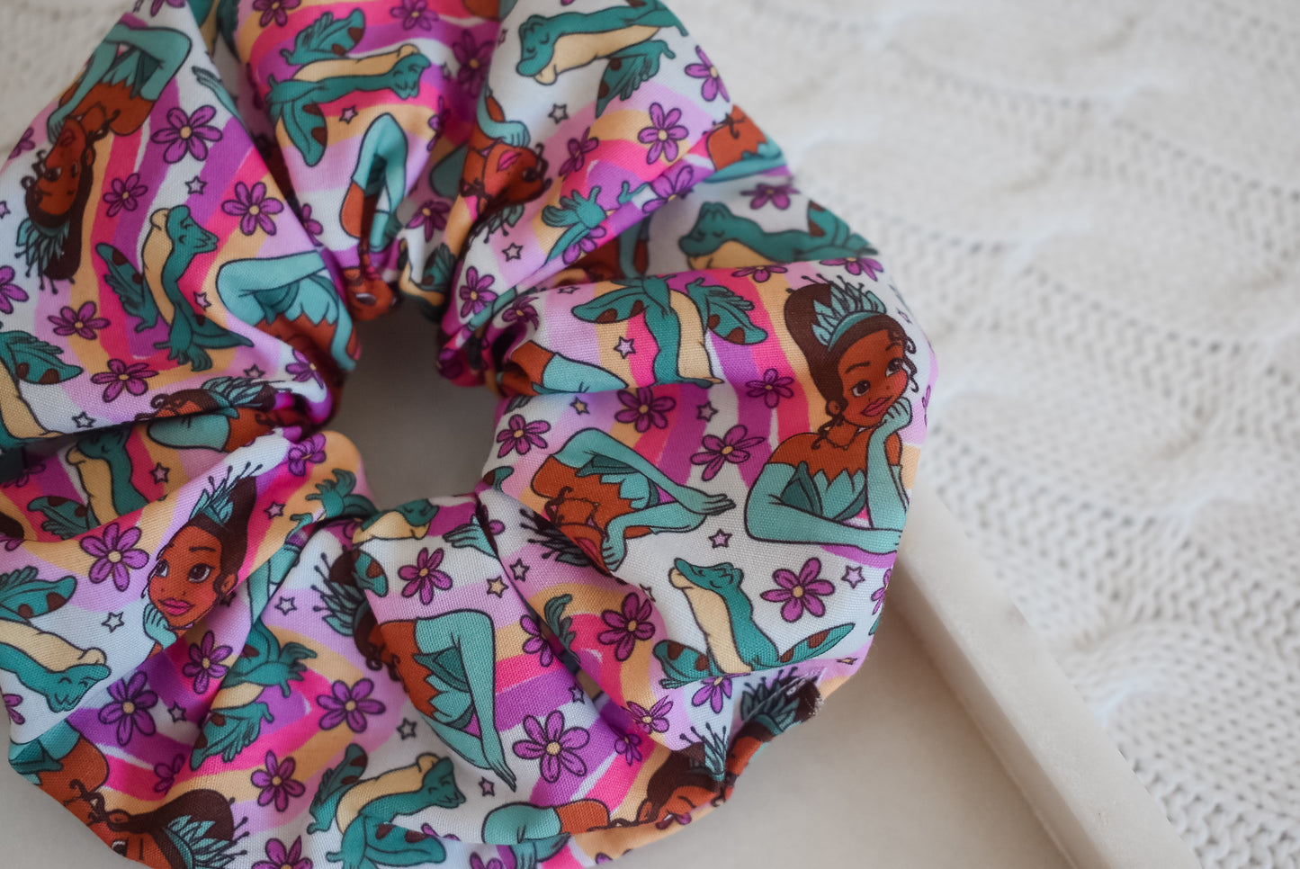 Tiana retro scrunchie