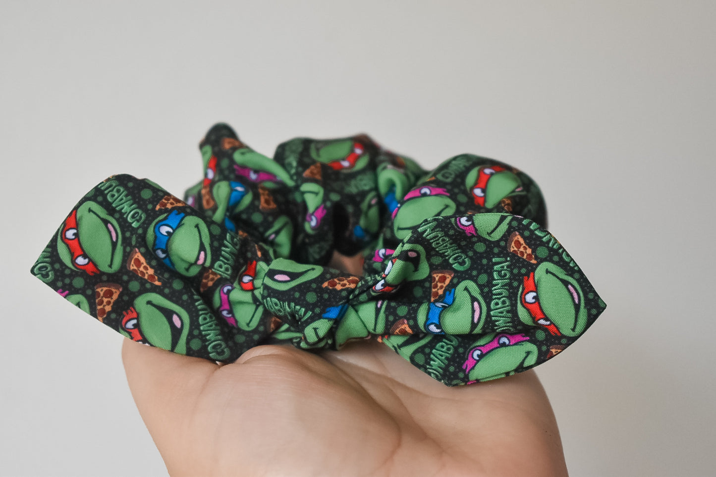 Turtle small twist scrunchie