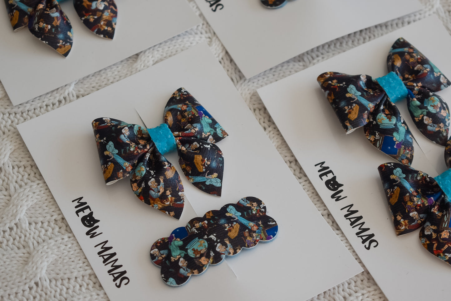 Little wooden boy sailor bow