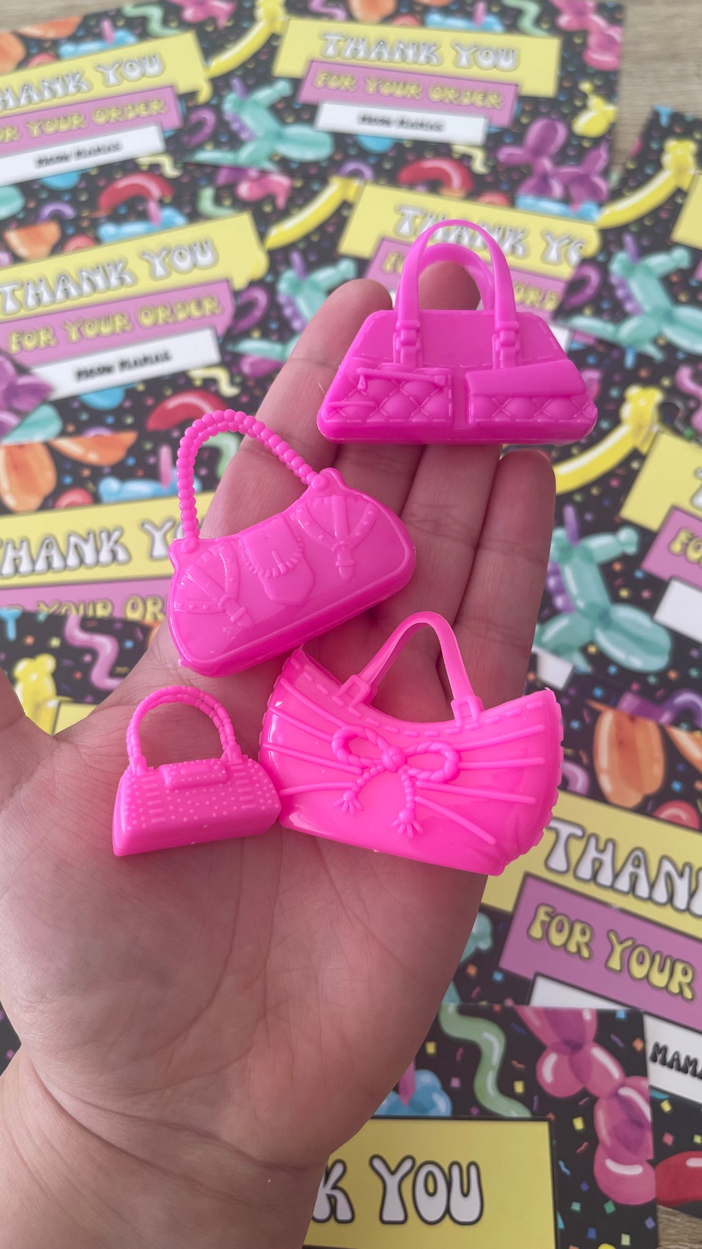 That’s my purse , I don’t know you earrings