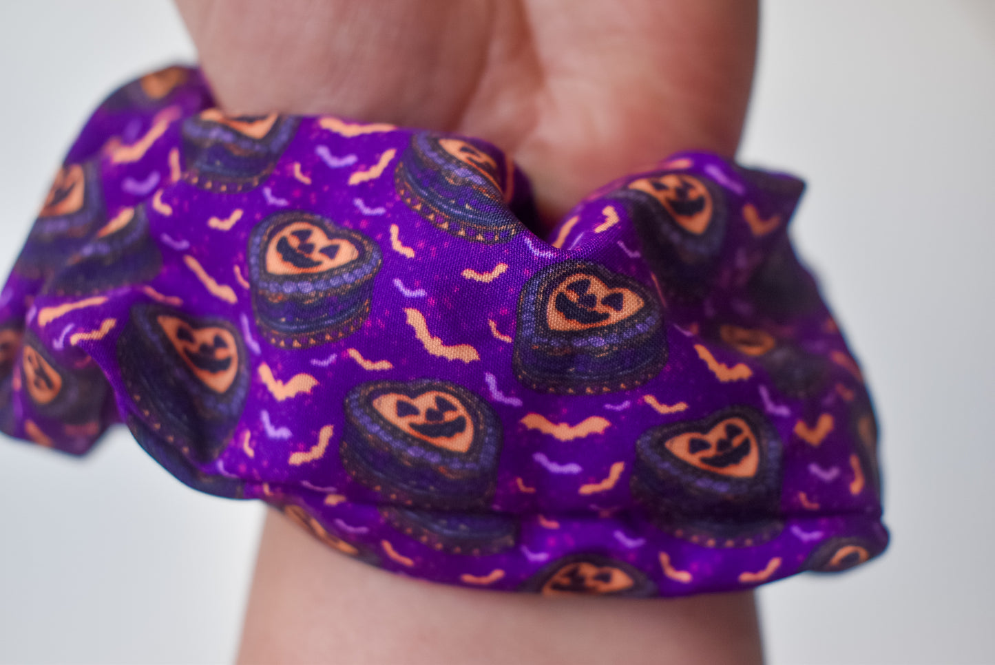 Spooky cakes scrunchie