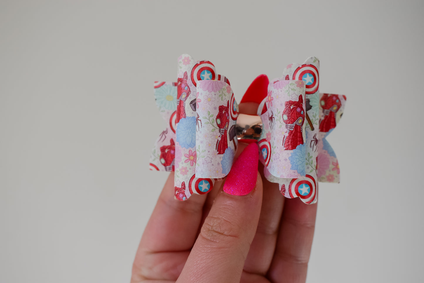 Dainty Endgame scallop bow