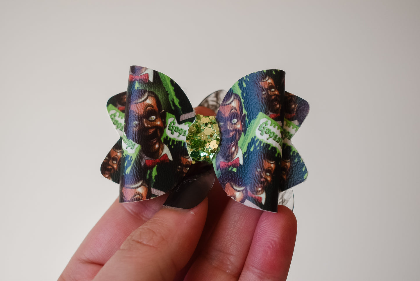 Slappy  petite singular bow