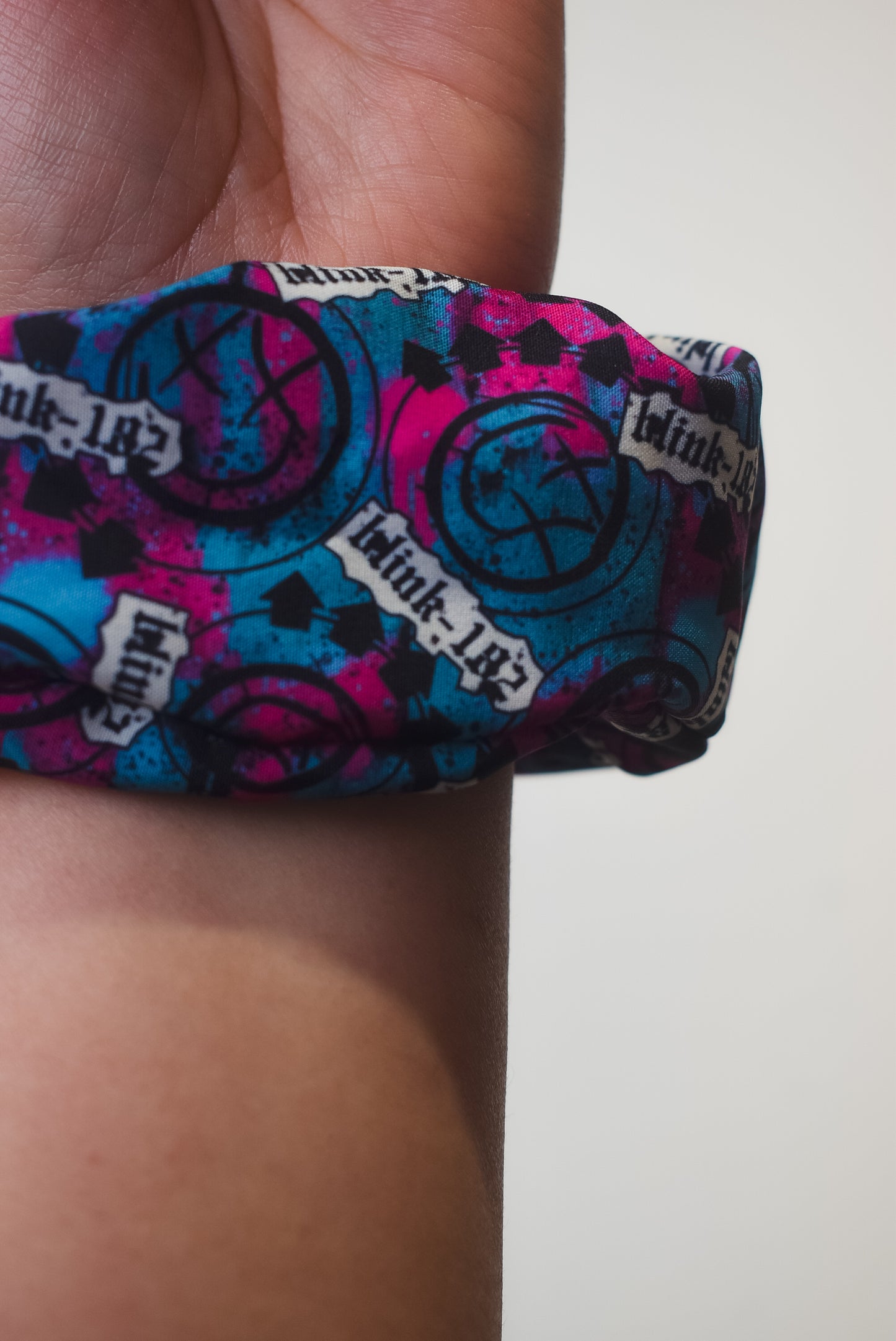 Blink scrunchie