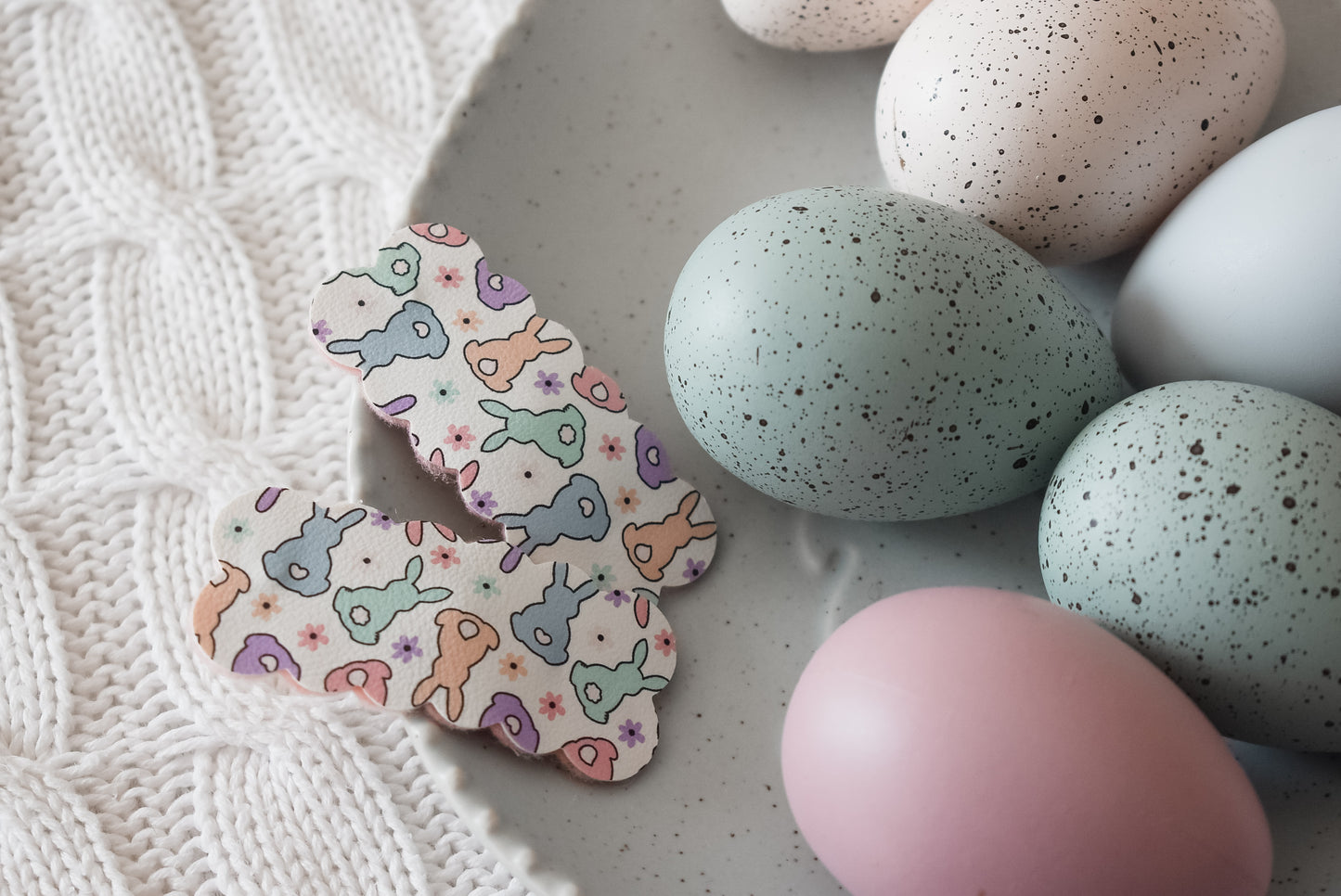 Pastel bunny squiggle snap clip set