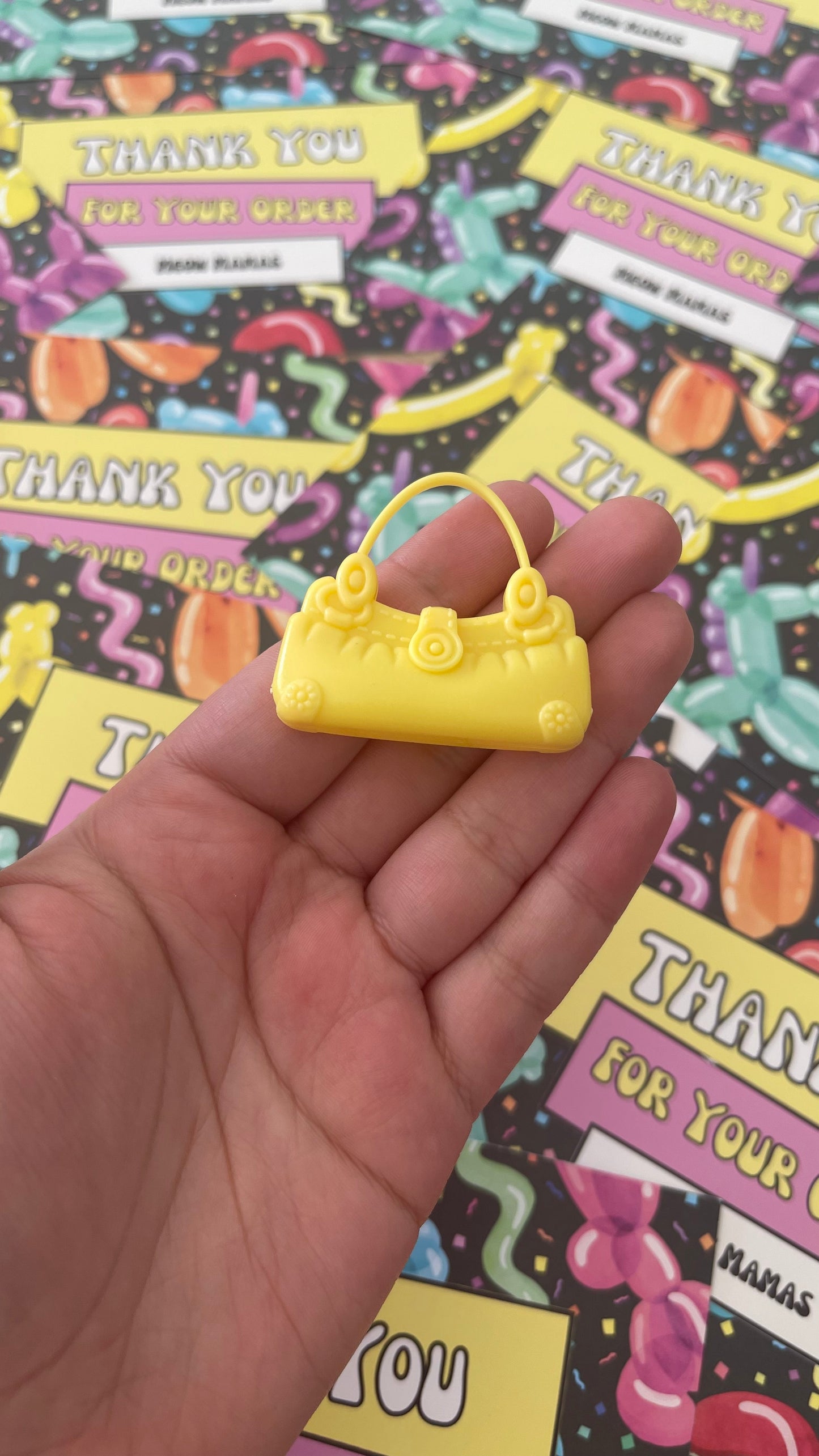 That’s my purse , I don’t know you earrings