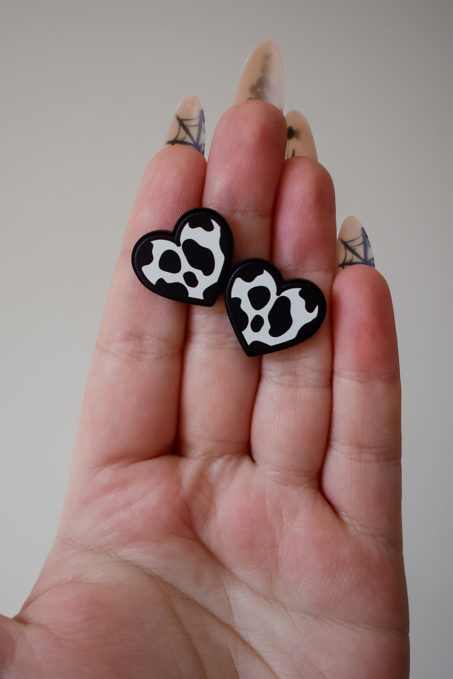 Cow hearts stud acrylic earrings