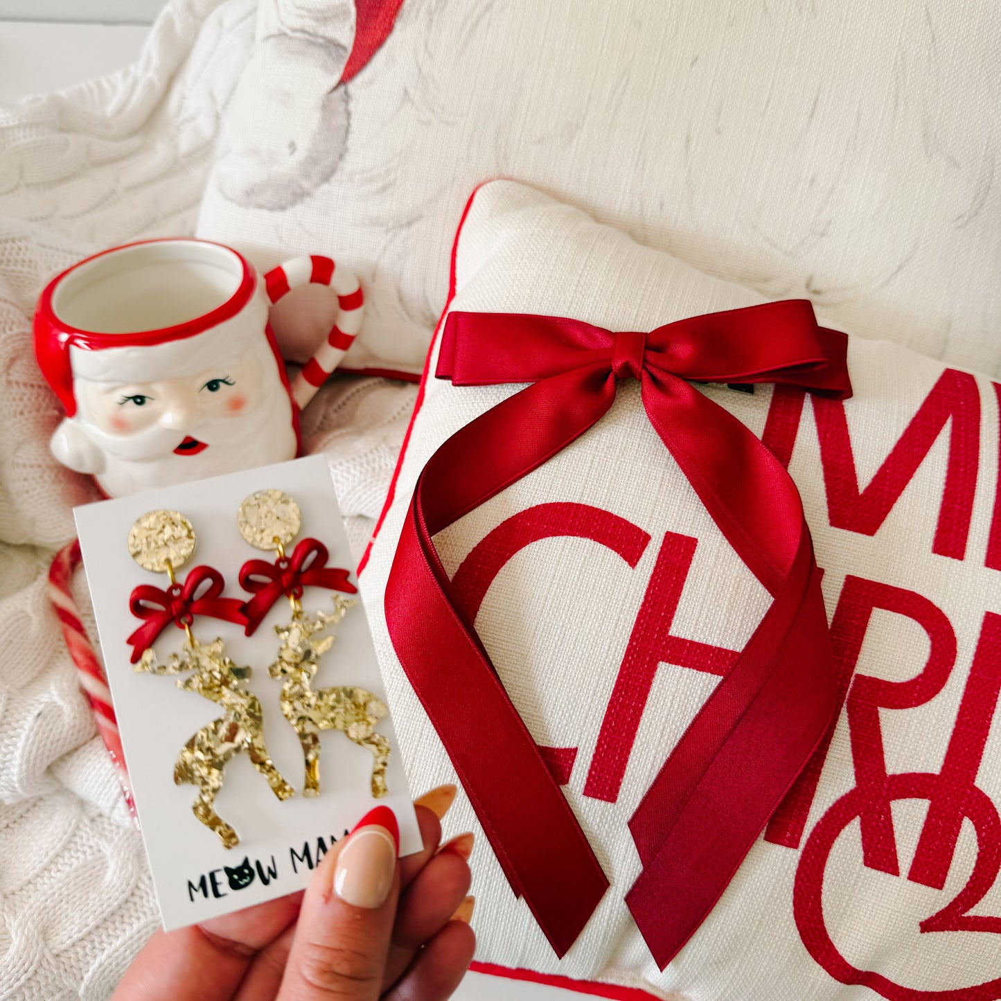 Red medium ribbon bow