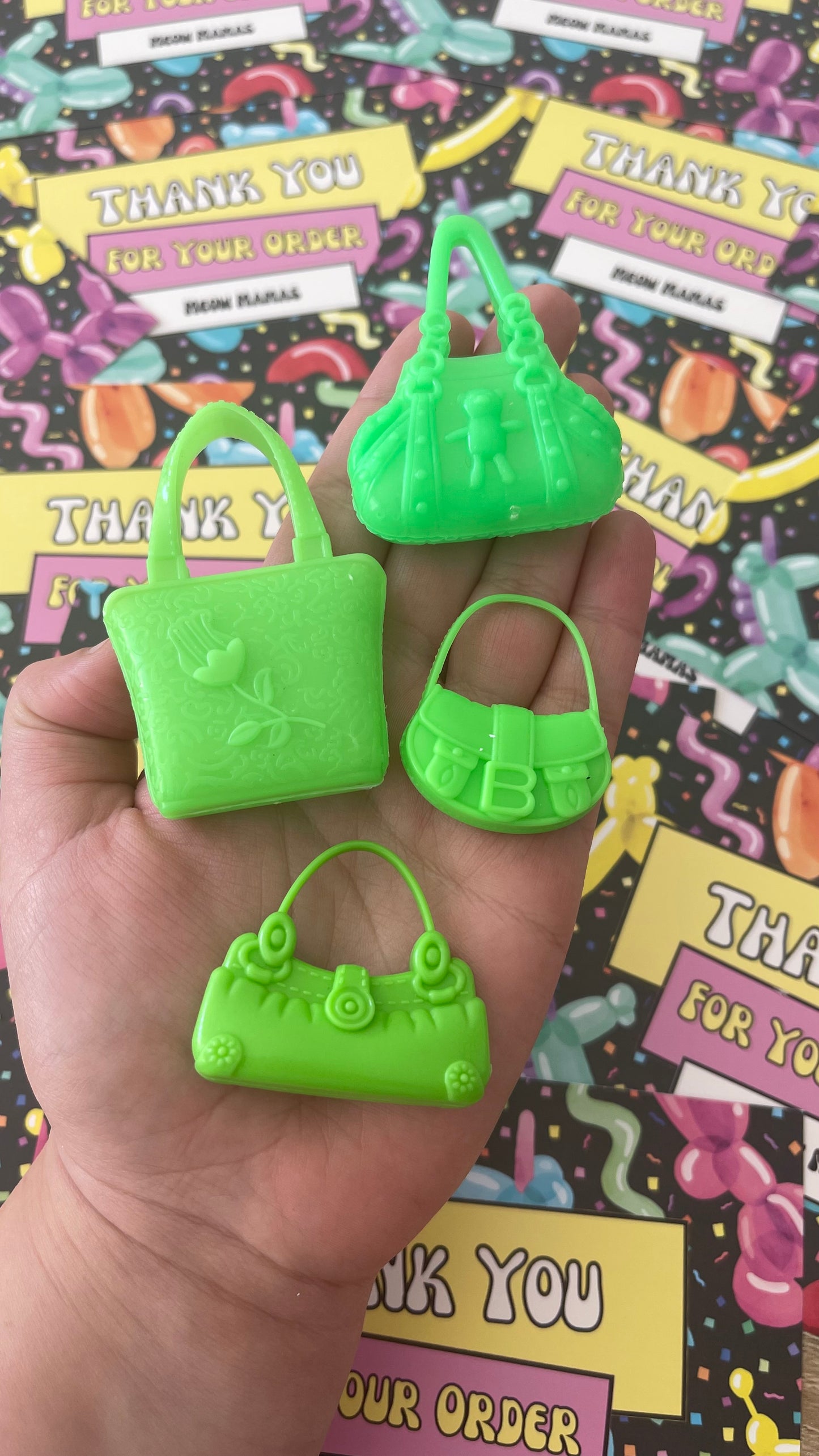 That’s my purse , I don’t know you earrings