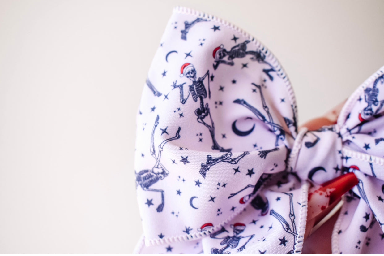 Dead inside but is christmas 5 inch hand tied sailor bowt