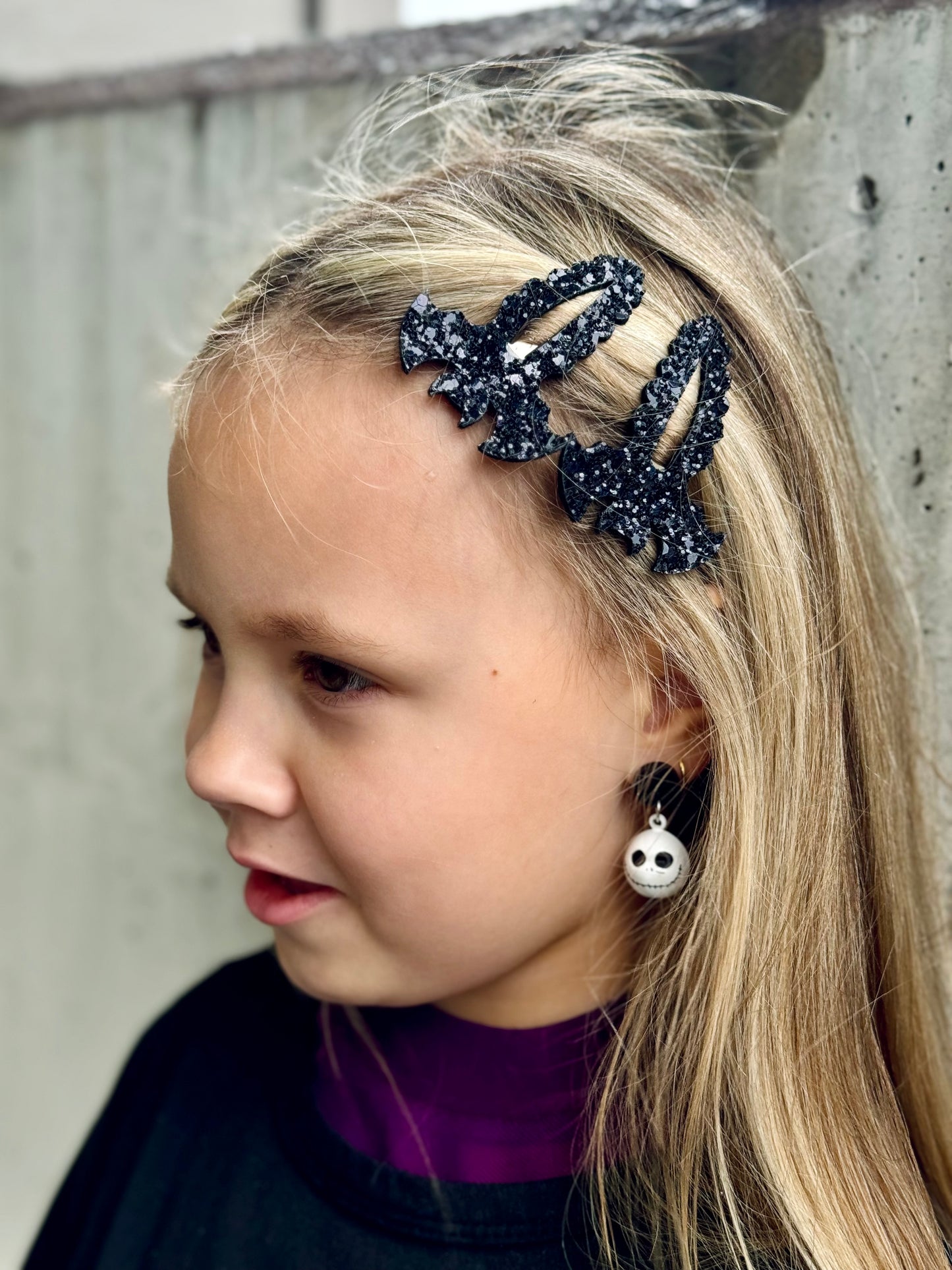 Black bat clip set
