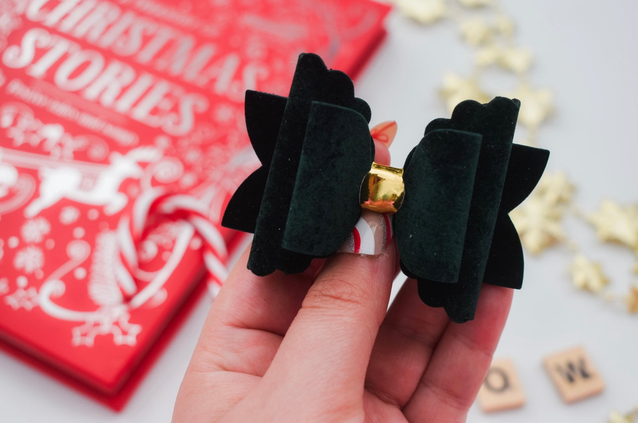 Green velvet bow
