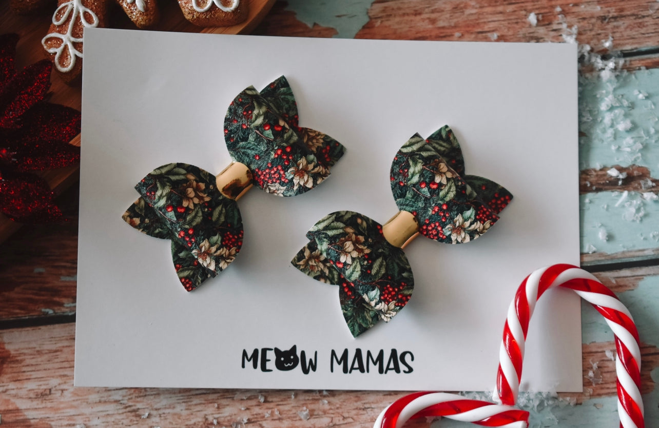 Under the mistletoe pigtail set