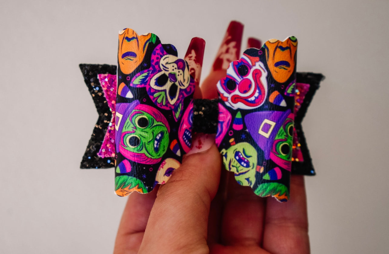 Halloween retro masks scallop bow
