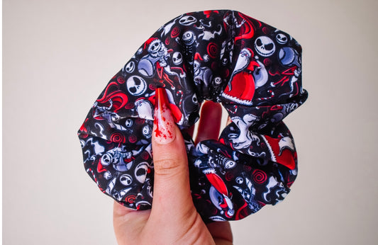 Sandy claws scrunchie