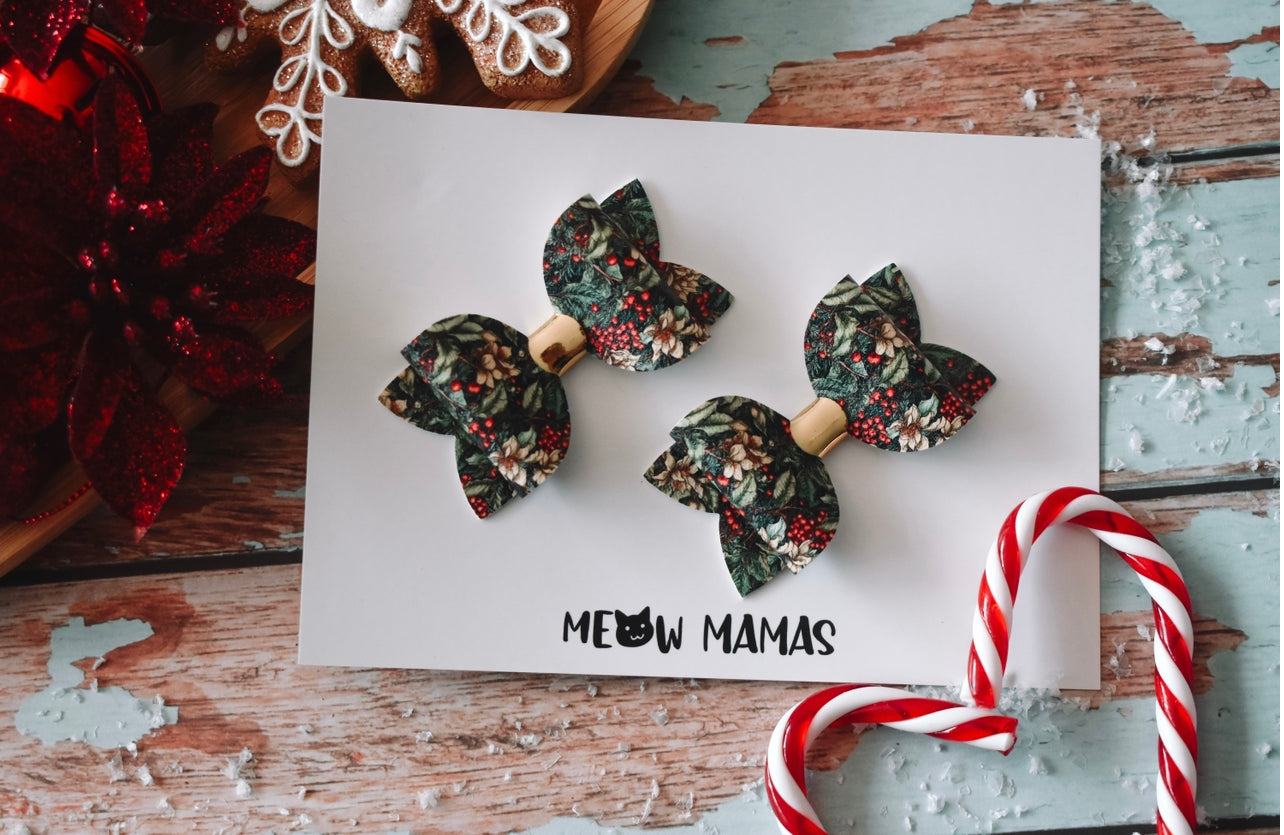 Under the mistletoe pigtail set