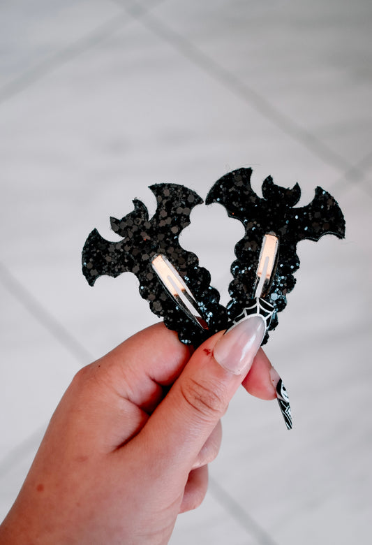 Black bat clip set