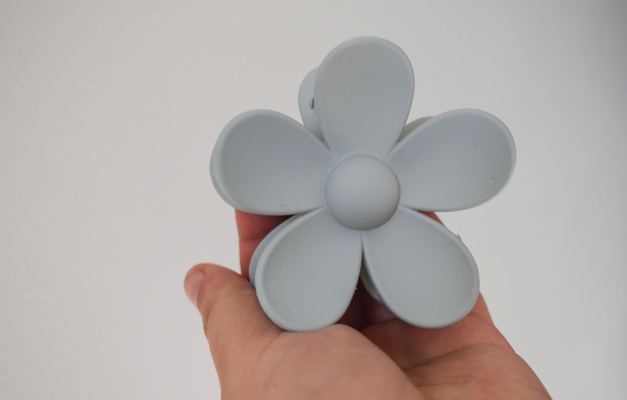 Large daisy hair claw clip GREY