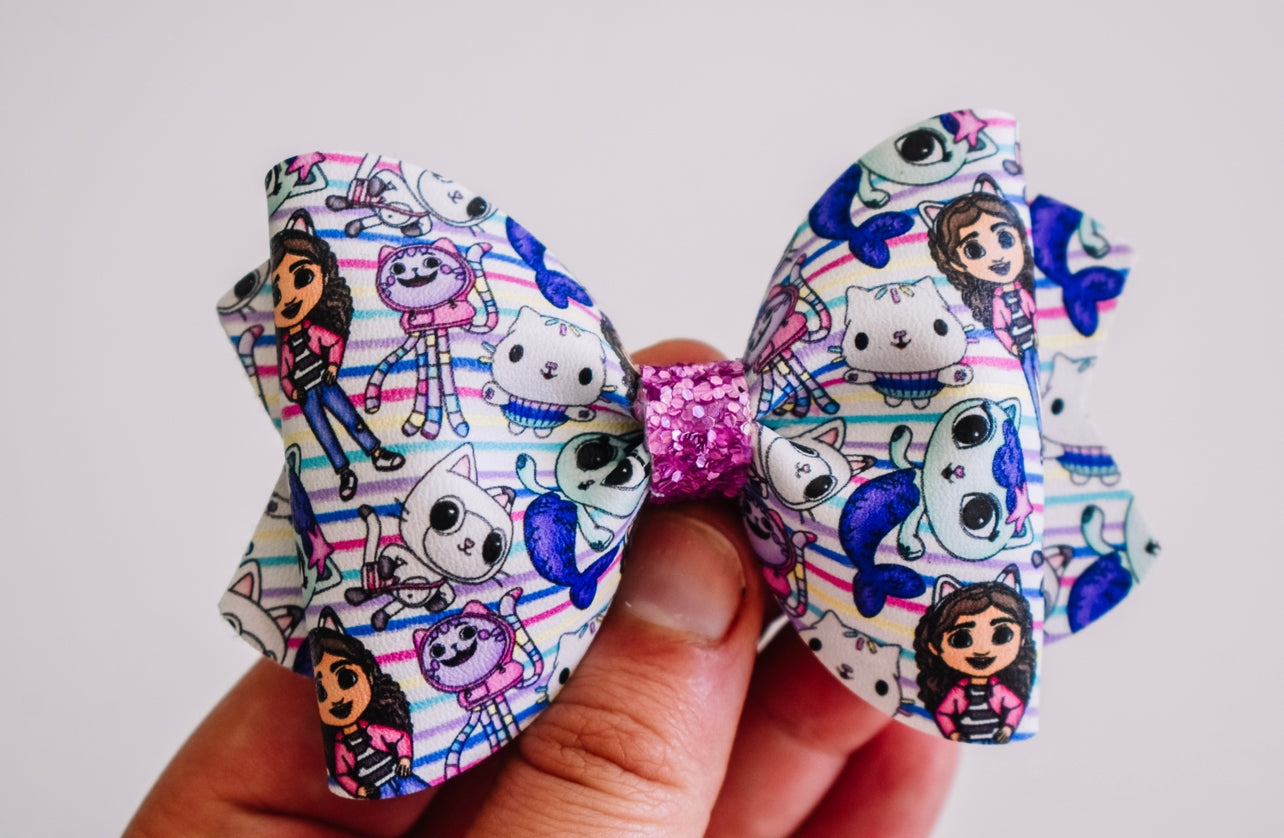 Dollhouse pinch bow