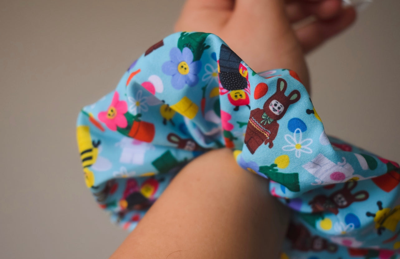 Spring blocks scrunchie
