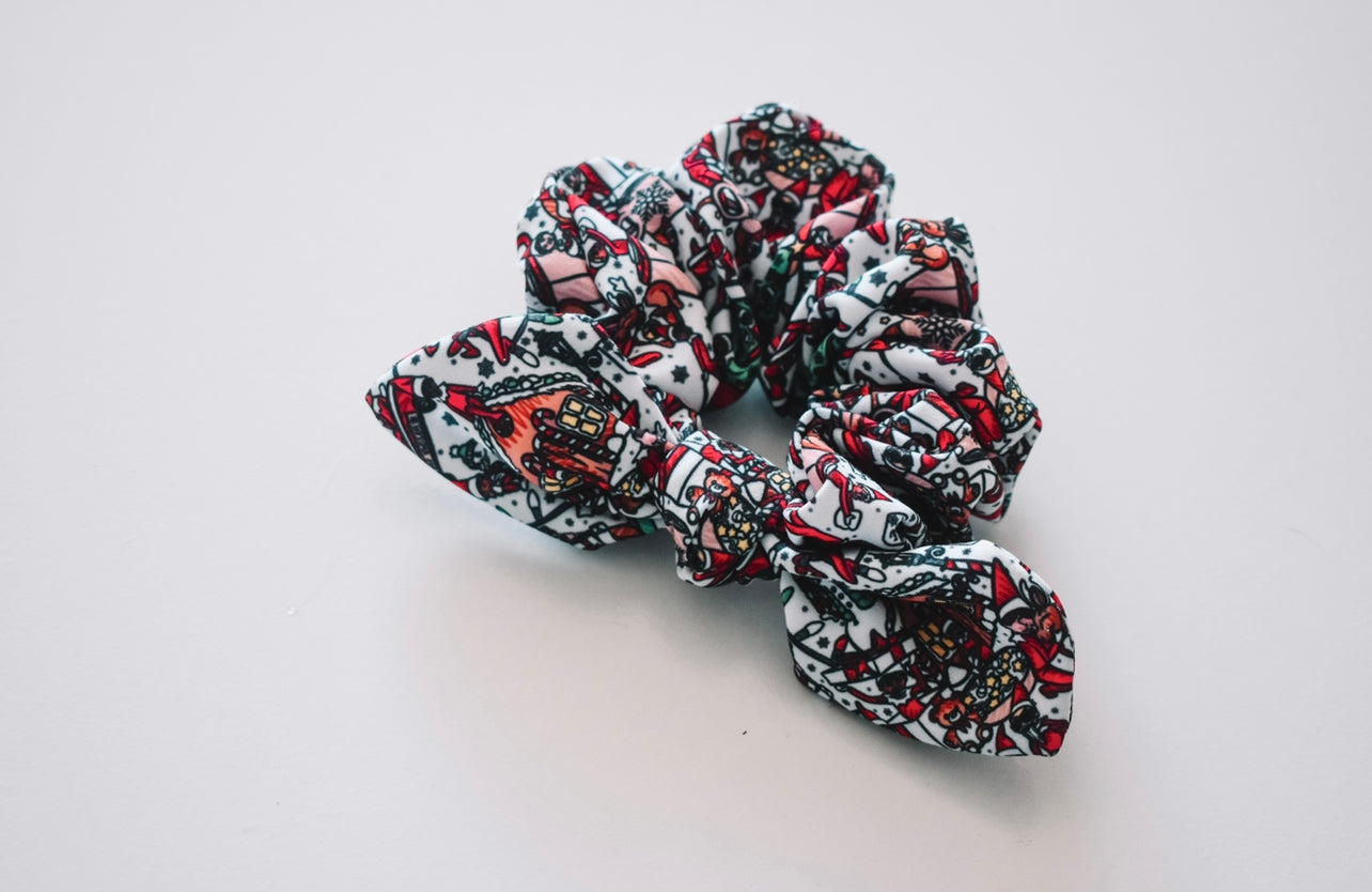 Cheeky elf twist scrunchie