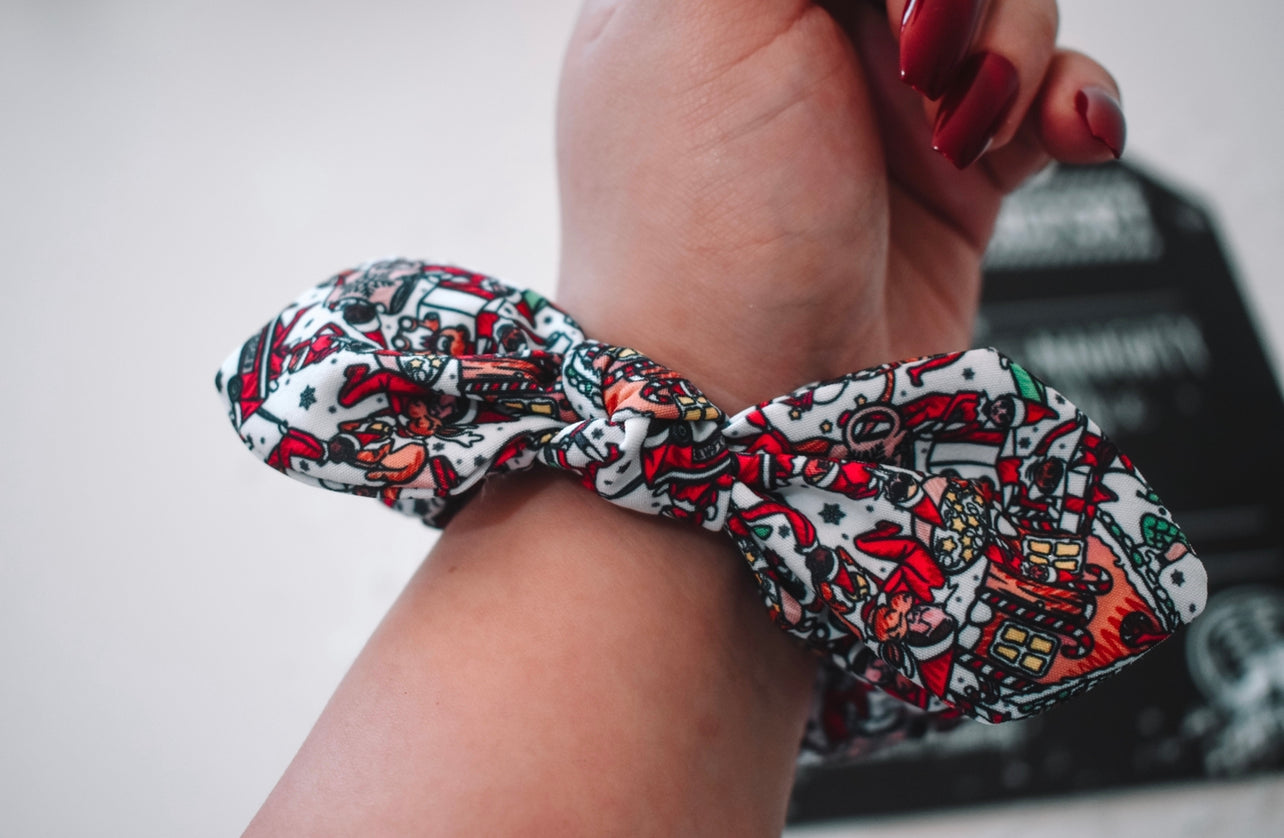 Cheeky elf twist scrunchie