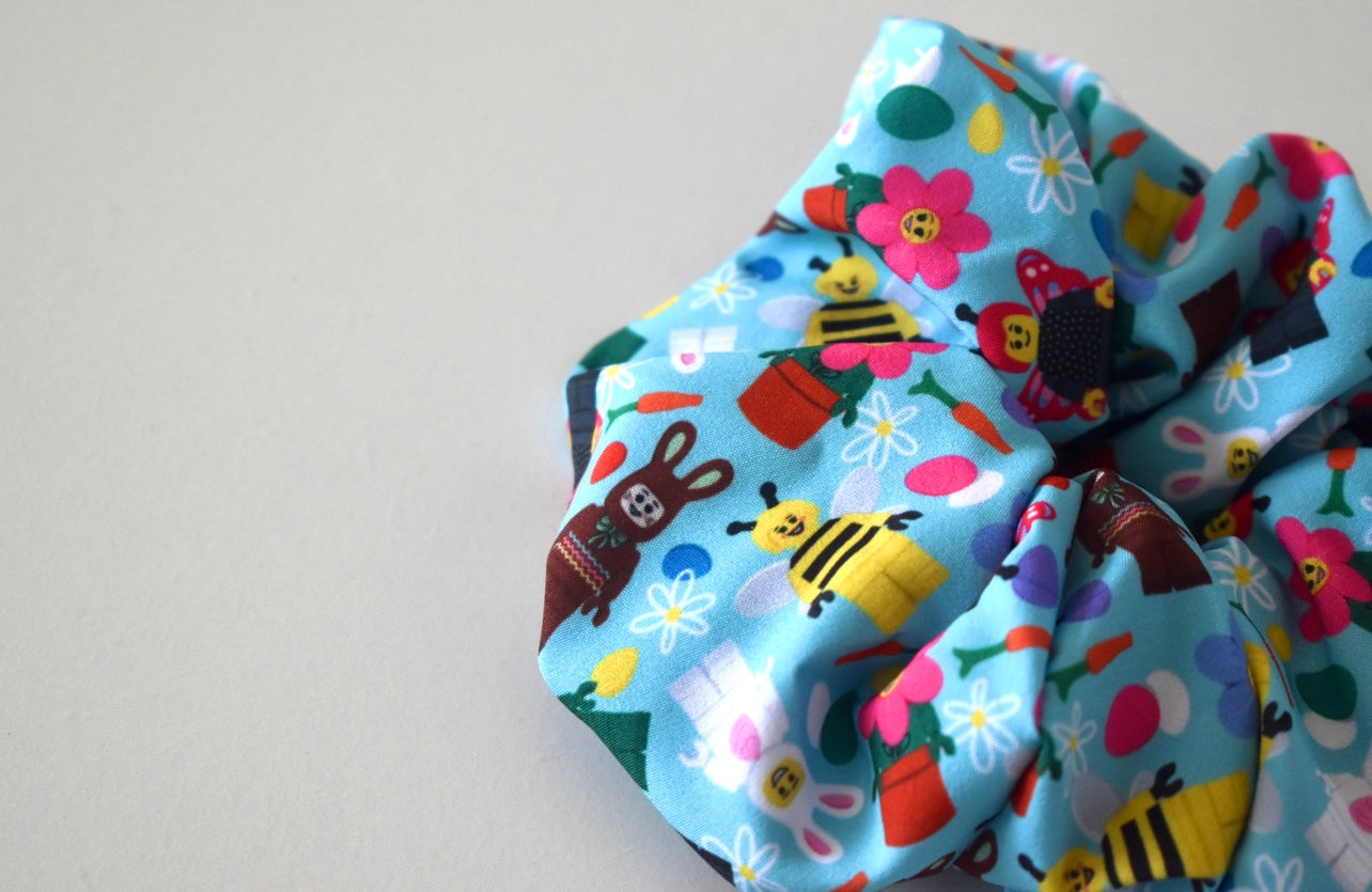 Spring blocks scrunchie