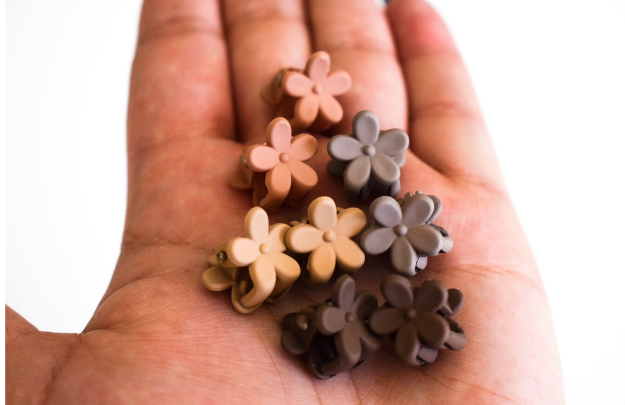 15 natural tone flower mini claw clips